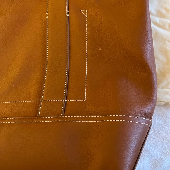 Great condition! Medium Montauk Tote in Rich Oak & $60 adjustable strap - Picture 5 of 16